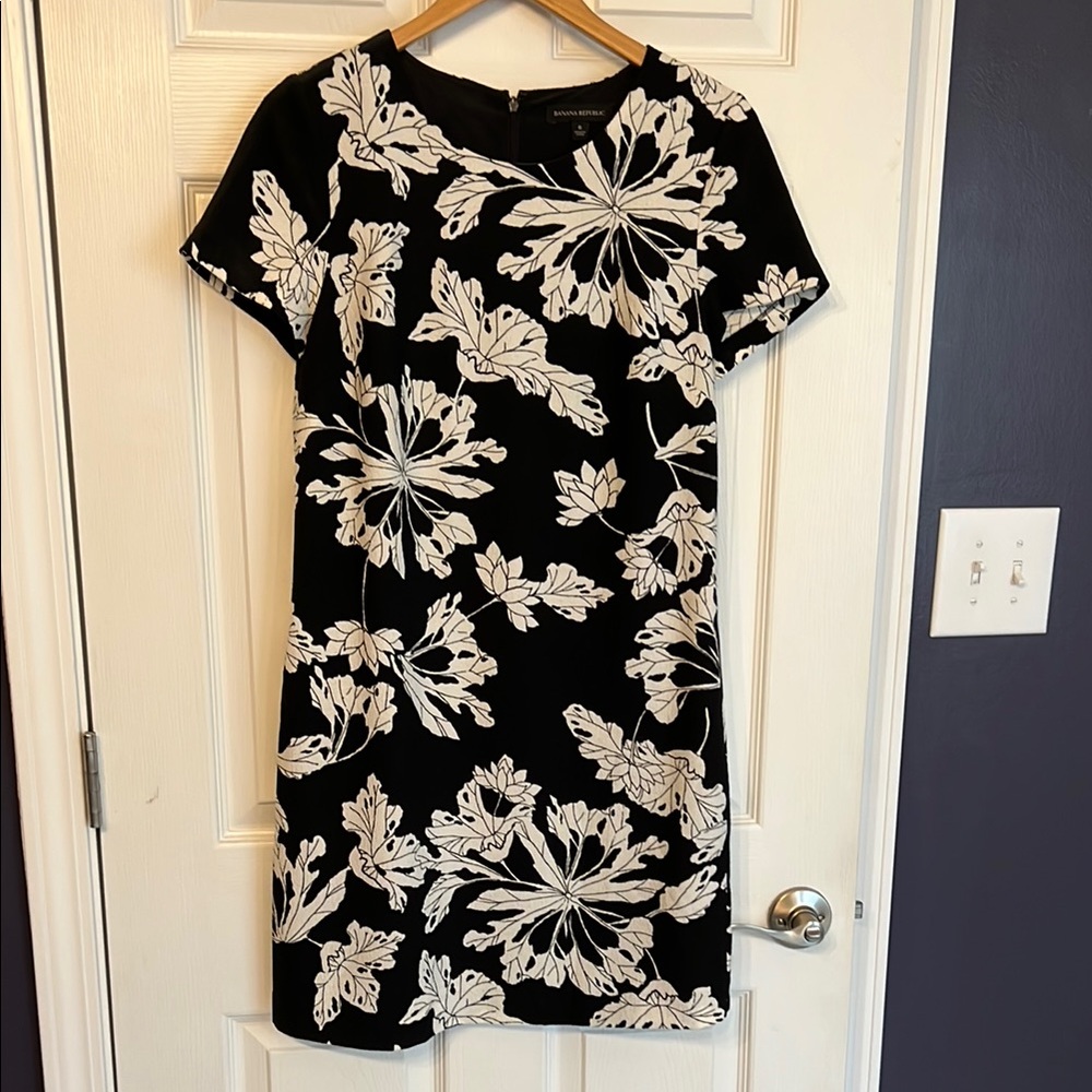 Banana Republic Black and White Sheath Mini Dress